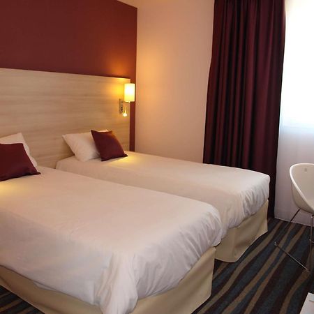 Brit Hotel Vendee Mer Les Achards  Bagian luar foto