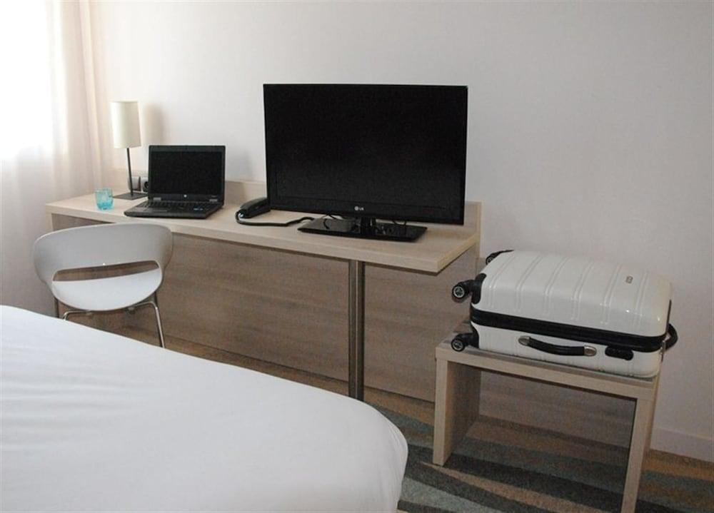 Brit Hotel Vendee Mer Les Achards  Bagian luar foto