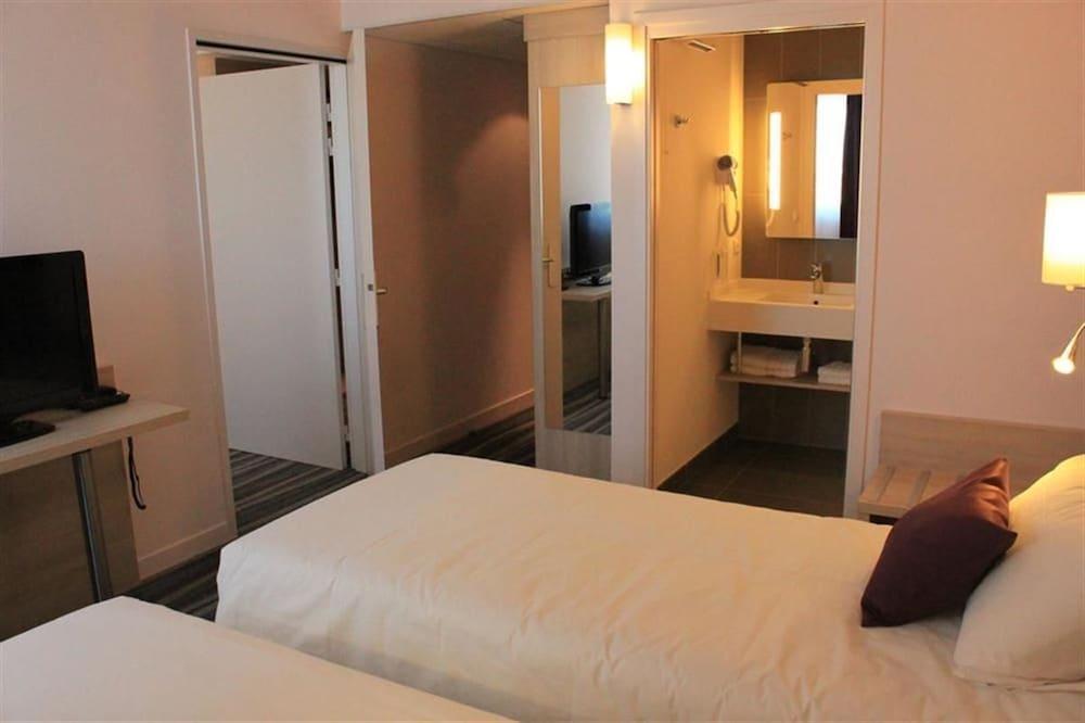 Brit Hotel Vendee Mer Les Achards  Bagian luar foto