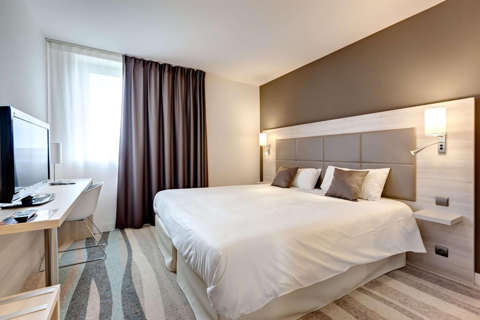 Brit Hotel Vendee Mer Les Achards  Bagian luar foto