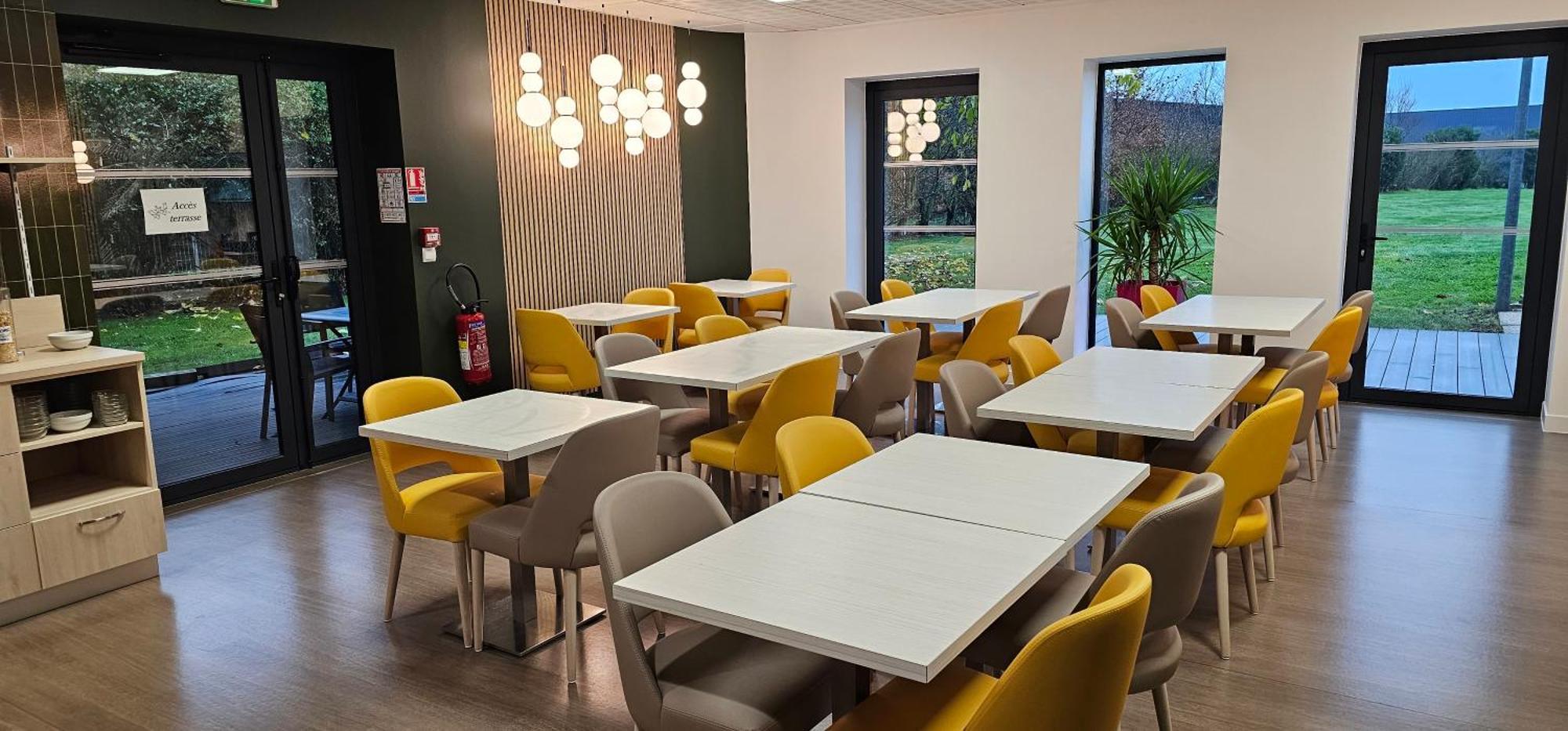 Brit Hotel Vendee Mer Les Achards  Bagian luar foto