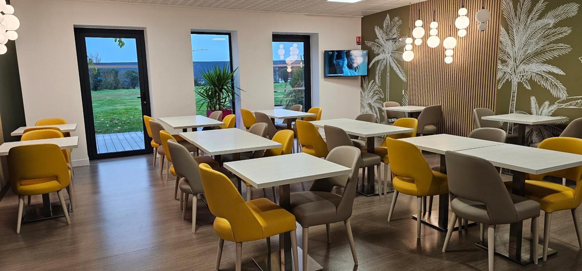 Brit Hotel Vendee Mer Les Achards  Bagian luar foto