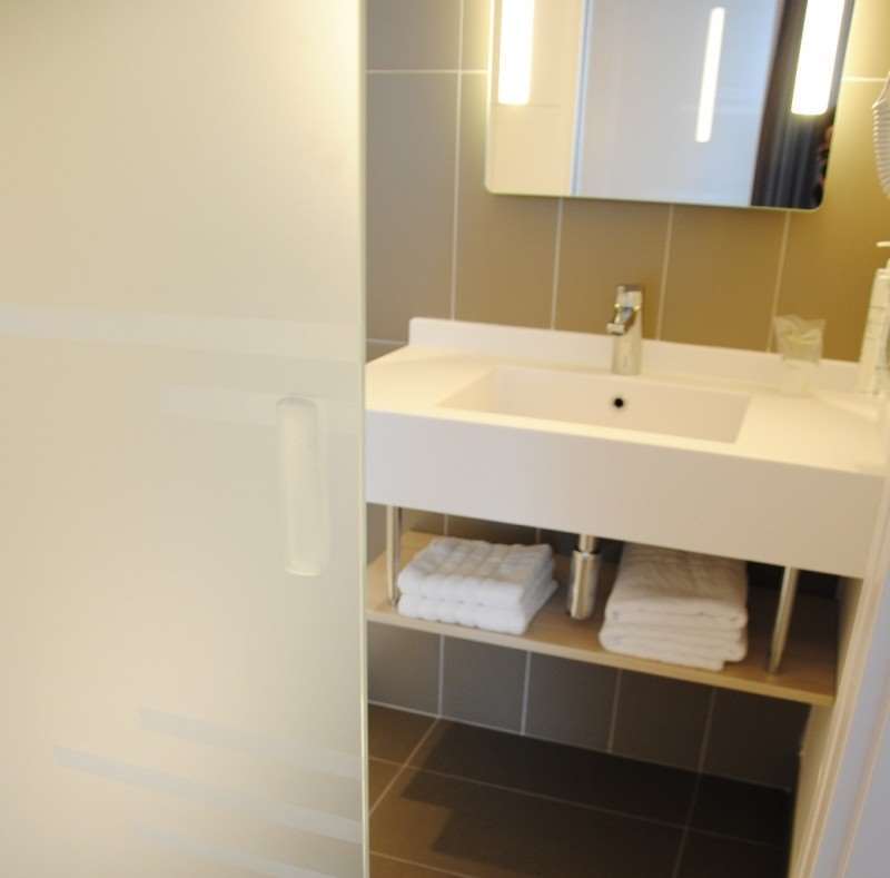 Brit Hotel Vendee Mer Les Achards  Ruang foto